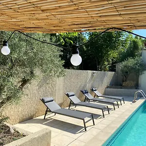 La Maison En Couleurs Proche D'avignon,3 Etoiles Hébergement de vacances
